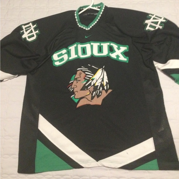 Nike Other - Vintage North Dakota Fighting Sioux Nike Jersey